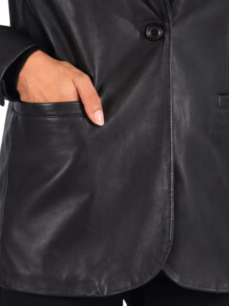 Women's black sheepskin leather blazer, pocket detail
