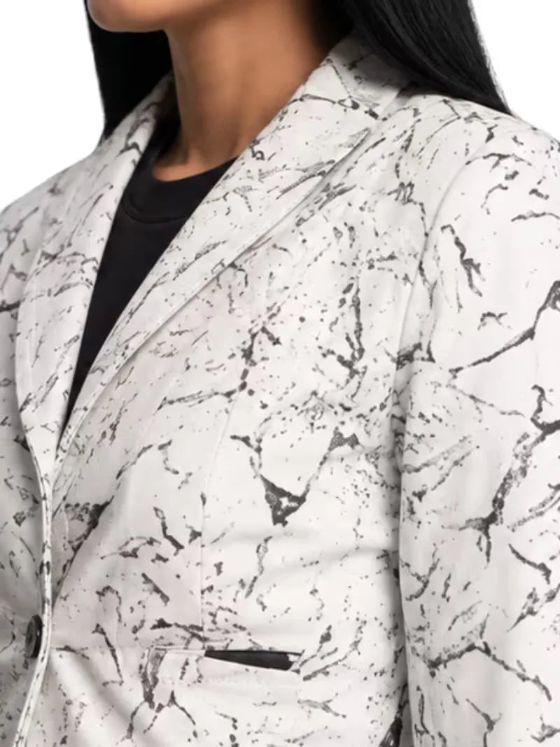 Women's black premium real leather blazer, zip and closure detail