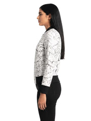Women's white sheepskin leather jacket, collar detail