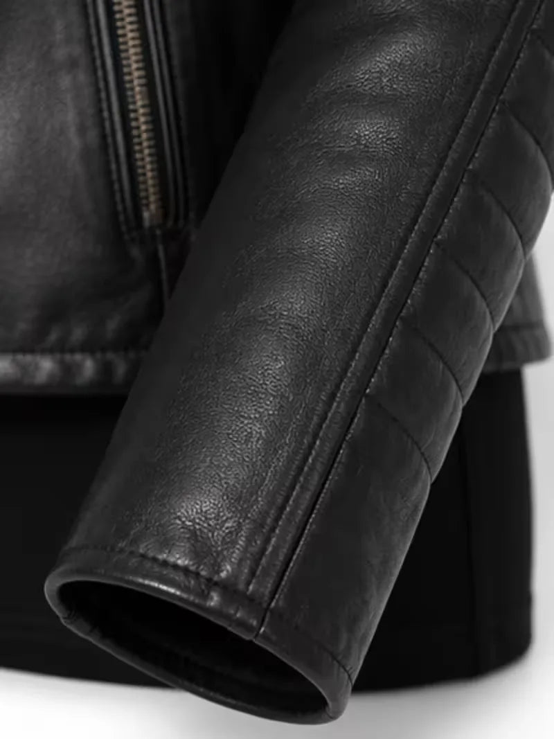 Women's black sheepskin leather jacket, lining detail