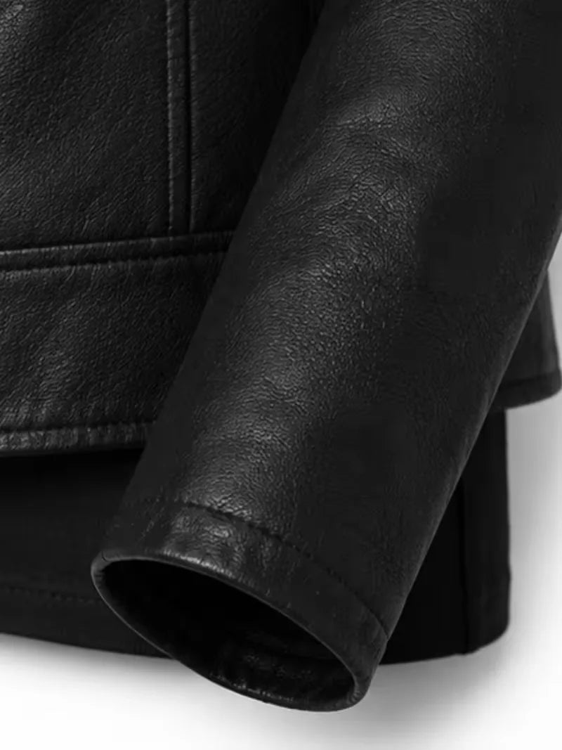 Women's black sheepskin leather jacket, lining detail