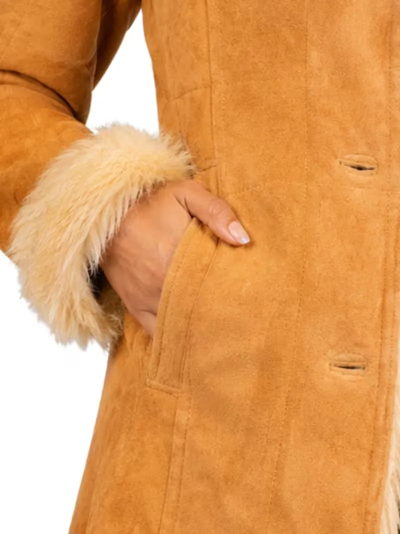 Women's black leather shearling leather jacket, pocket detail