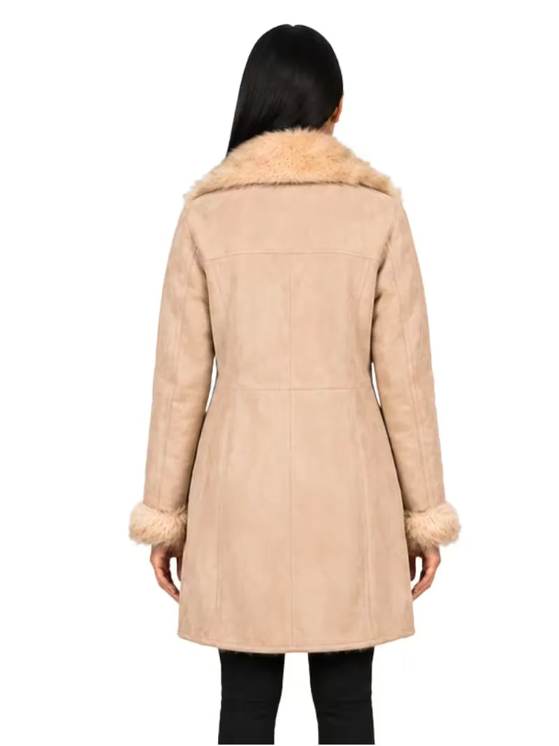 Women's black leather shearling leather jacket, collar detail